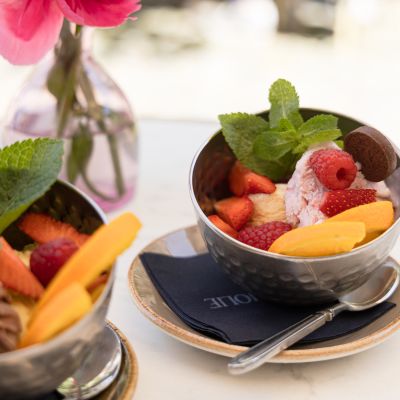 Eisvariationen mit saisonalem Obst